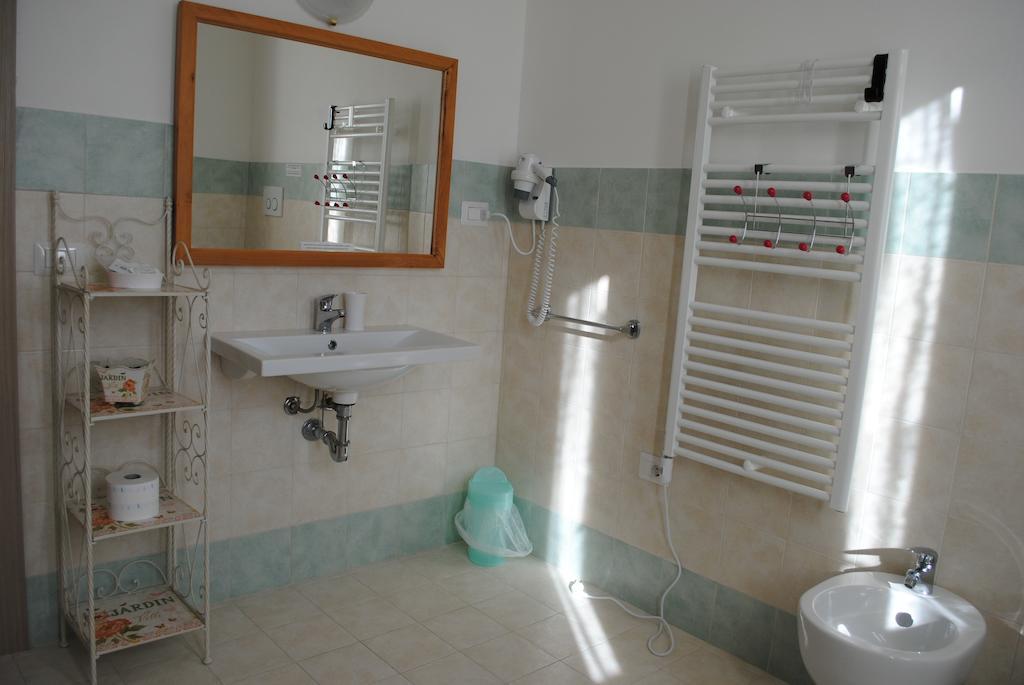 Bed and Breakfast Tellus Saturnia Habitación foto